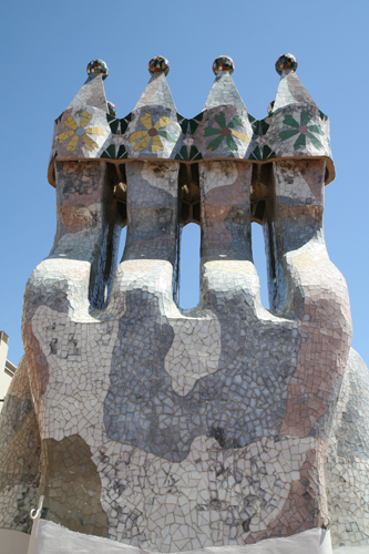 Casa Batlló - Kamine auf der Dachterrasse